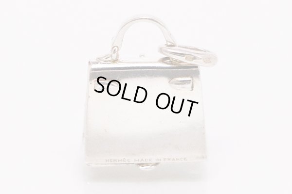 エルメス　ケリーバックモチーフ ピルケース／ペンダントトップ　裏面