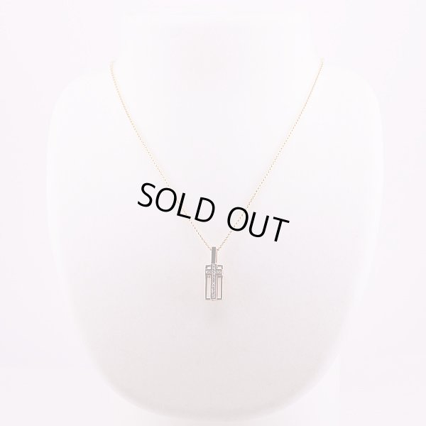 ロジェ・デュブイ　750PG フォローミー ダイアイリペンダントネックレス 8.70g　装着イメージ