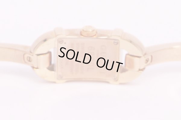 グッチ　GQ6800L　ピンクシェル文字盤　裏面拡大