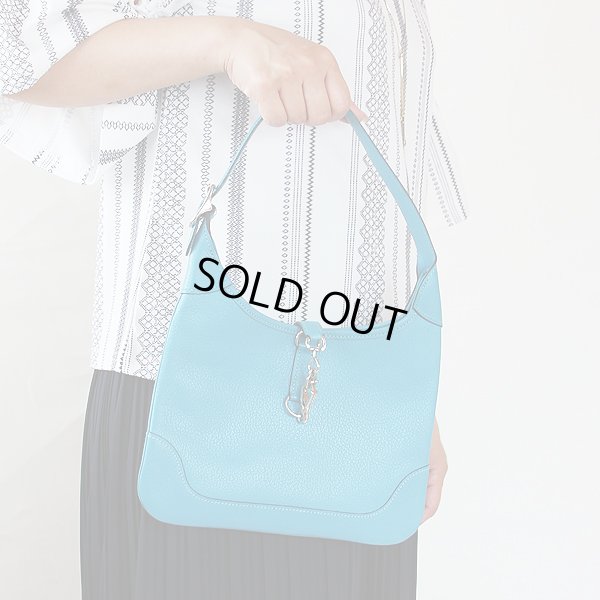 エルメス　トリム24 ターコイズ／SIV金具　持ったイメージ