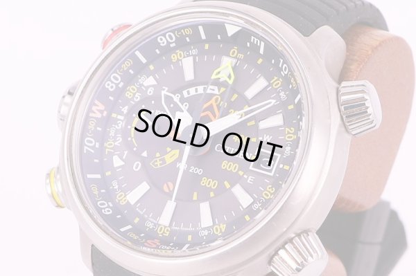 シチズン　アルティクロン　BN4021-02E　黒文字盤　サイド拡大