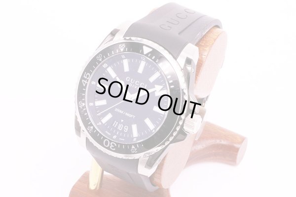 グッチ　ダイブ200m　YA136.2　黒文字盤　サイド