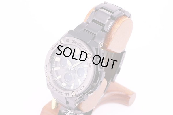 カシオ　Gショック　GST-W130BD　黒文字盤　サイド