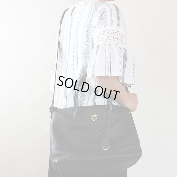 プラダ 2WAYショルダーバック 1BA063 NERO/ブラック 掛けたイメージ