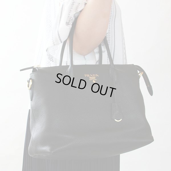 プラダ 2WAYショルダーバック 1BA063 NERO/ブラック 持ったイメージ