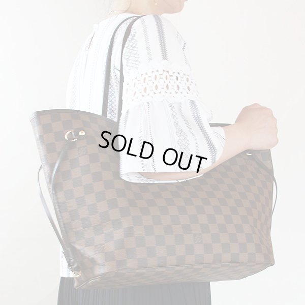 ルイ・ヴィトン　ネヴァーフルMM N41358 ルージュ　持ったイメージ