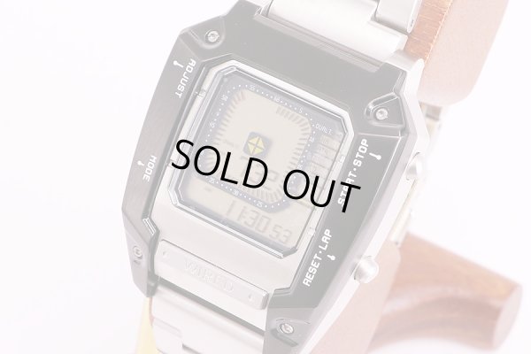 ワイアード　デジボーグＡＧＡＭ６０１　デジタル文字盤　メタルギアソリッドＶ限定　サイド拡大