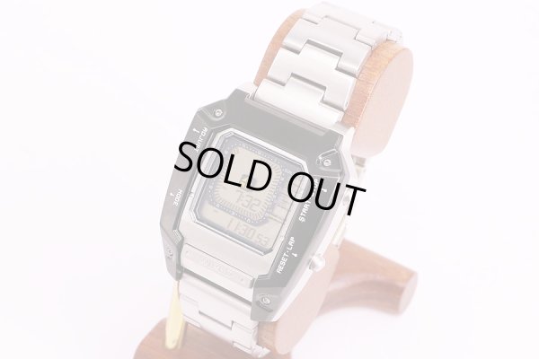 ワイアード　デジボーグＡＧＡＭ６０１　デジタル文字盤　メタルギアソリッドＶ限定　サイド