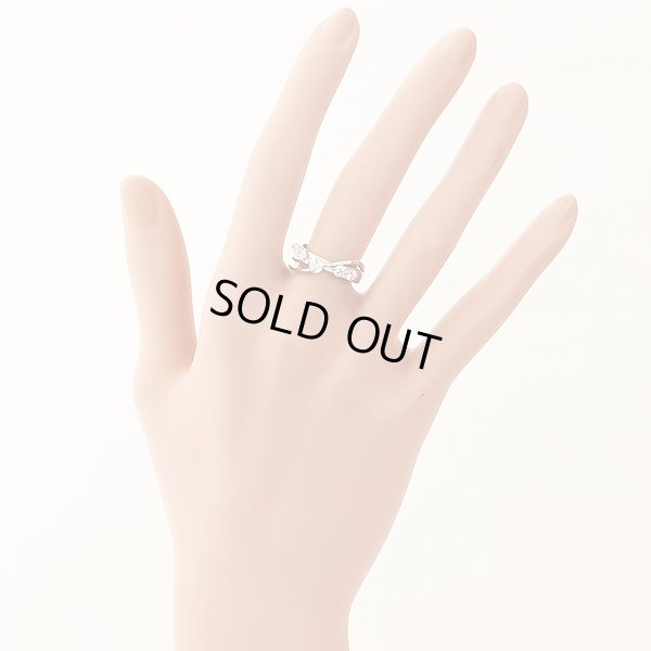 PT900 ダイアイリリング 0.223ct 0.104ct 0.103ct 0.109ct*2 5.60g　装着イメージ