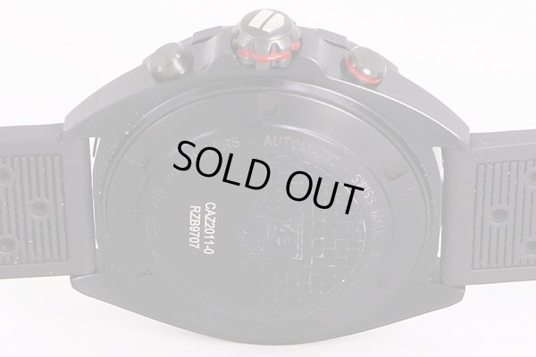 タグホイヤー　フォーミュラー1　キャリバー16　CAZ2011-0　黒文字盤　裏面拡大