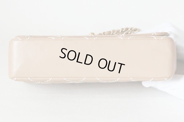 シャネル　ワイルドステッチ チェーンショルダーバック ベージュ／ゴールド金具　底