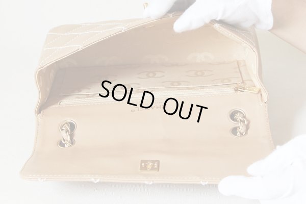 シャネル　ワイルドステッチ チェーンショルダーバック ベージュ／ゴールド金具　中身