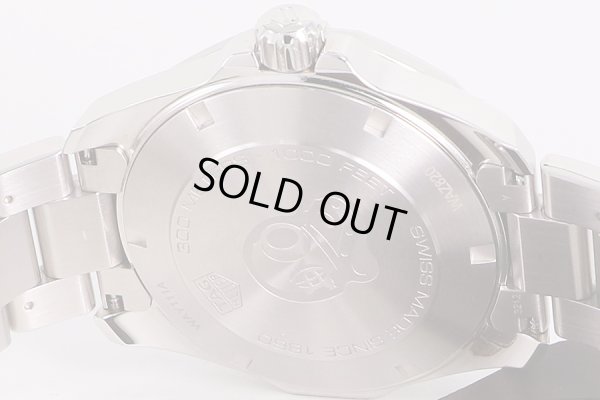 タグホイヤー　アクアレーサー　WAY111A　黒文字盤　裏面拡大