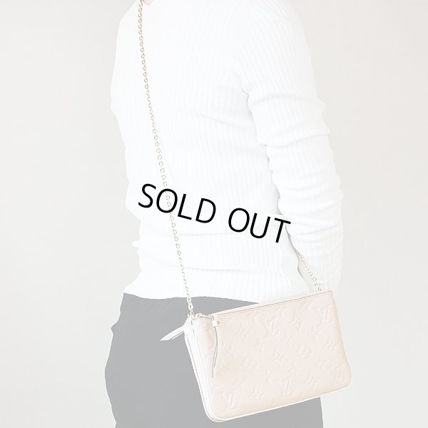 ルイ・ヴィトン　ポシェット・ドゥーブルジップ　M63919　バージュドレ　掛けたイメージ(1)