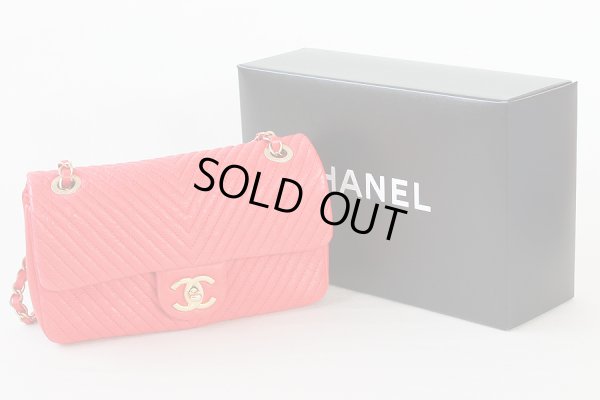 シャネル　シェブロンＶ　ステッチココマーク　ショルダーバッグ　 赤/／ゴールド金具　箱