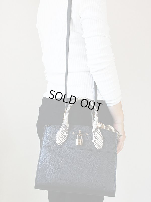 ルイヴィトン　シティスティーマPM N95523 ノワール　装着イメージ