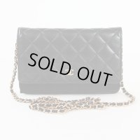シャネル　チェーンウォレット　黒／ゴールド金具