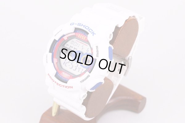 カシオ　Ｇショック　ＧＤ１００ガンダム３５周年　ＲＸ７８－２  デジタル　サイド