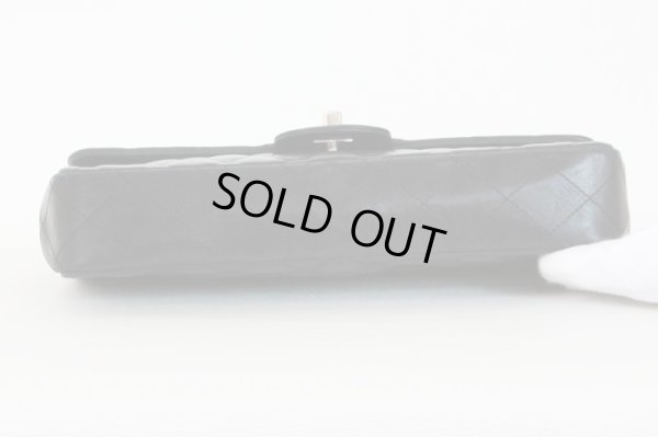 シャネル　チェーンショルダーバック　底