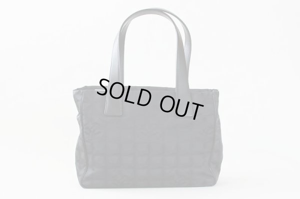 シャネル　ニュートラベルライントートPM　A20457　ノワール　裏面