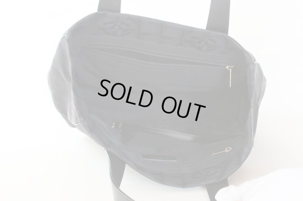 シャネル　ニュートラベルライントートPM　A20457　ノワール　中身