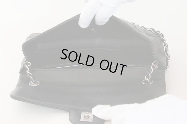 シャネル　チェーンショルダーバック　中身