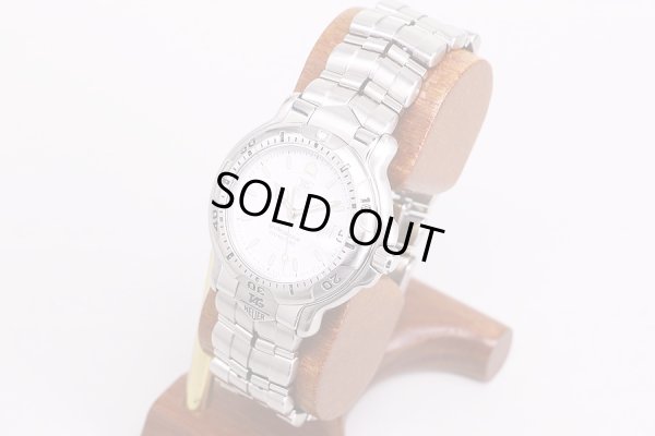 タグホイヤー　6000　WH1111　白文字盤　サイド