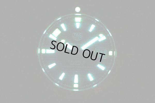 タグホイヤー　アクアレーサー　WBD2112　キャリバー5　紺文字盤　ライト暗闇