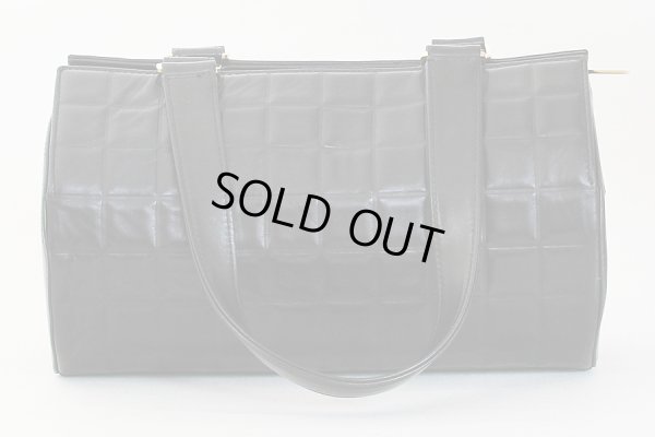 シャネル　チョコバーミニボストンバッグ　黒　裏面