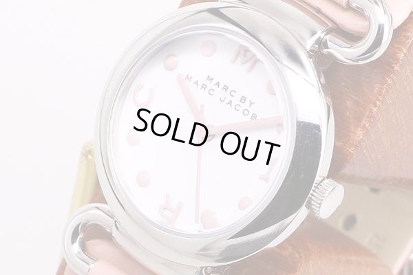 マークバイマークジェイコブ　MBM1305　白文字盤　サイド拡大