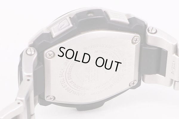 カシオ　Ｇショック　MTG-1200　電波ソーラー　黒文字盤　裏面拡大