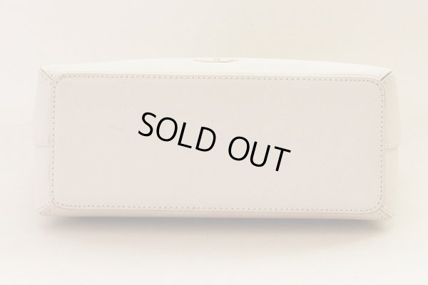 ケイトスペード　2WAYショルダーバック　PXRU8339　ホワイト　底