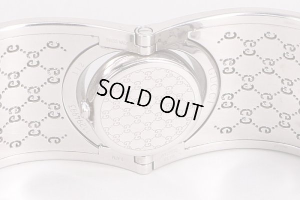 グッチ　トワール　YA112　シェル文字盤　裏面拡大