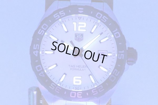 タグホイヤー　フォーミュラー１　WAZ1111　白文字盤　夜間照明