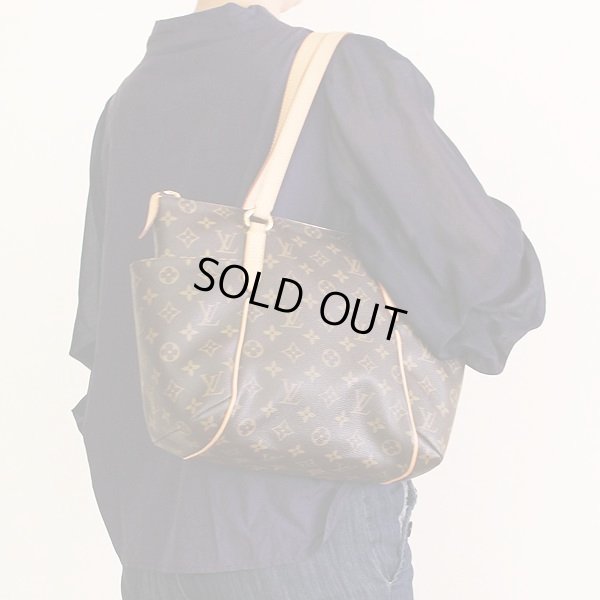 ルイ・ヴィトン　トータリーＰＭ　Ｍ56688　ＤＵ2039　掛けたイメージ