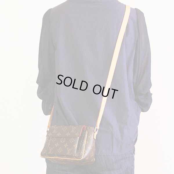 ルイ・ヴィトン ヴィバシテPM M51165 CA0094 掛けたイメージ