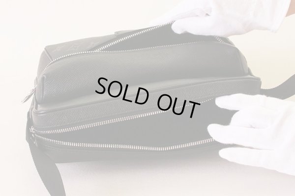 ルイ・ヴィトン　アウトドア・メッセンジャーＰＭ M30233 FO0189 ノワール　中身