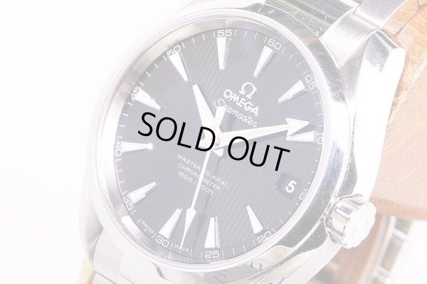 オメガ　シーマスター　アクアテラCOX　231.10.30　黒文字盤　サイド拡大