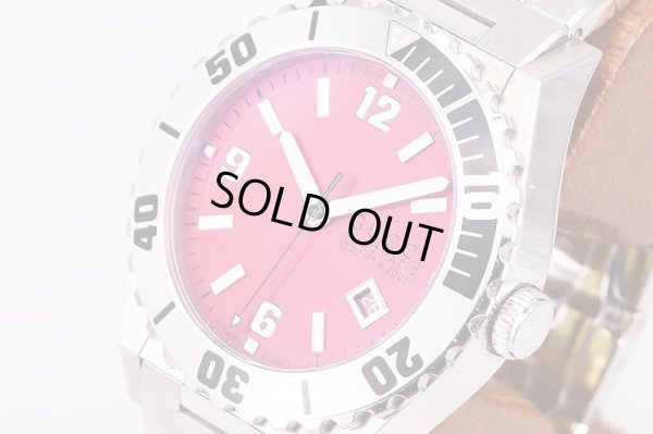 グッチ　パンテオン　ダイバー　赤文字盤　サイド拡大