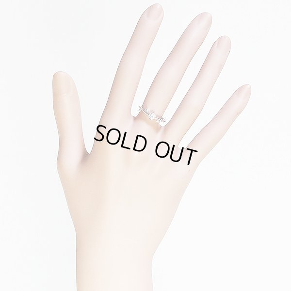 星の砂　PT900ダイアイリリング 0.34 2.80g　装着イメージ