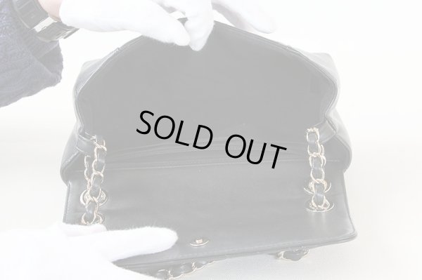 シャネル　ショルダーバック　シェブロン　（ブラック）　中身