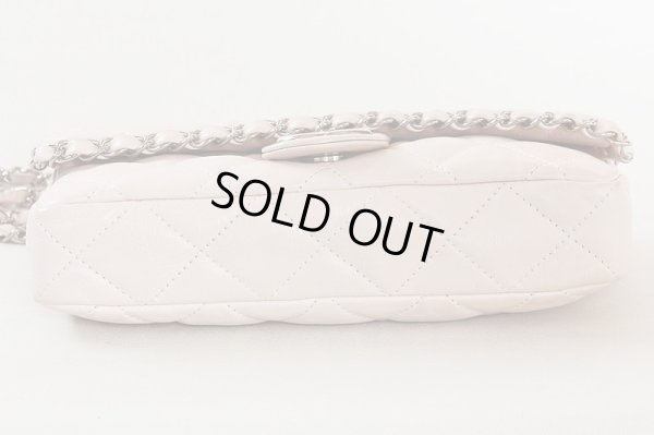 シャネル　ショルダーバック　（ピンクベージュ）　底