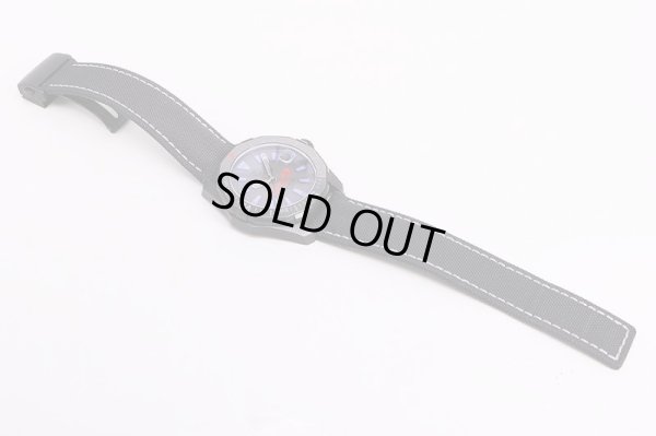 タグホイヤー　アクアレーサーファントム　ＷＡＹ２１８Ｃ　ワンピース限定　グレー文字盤　ナイロンベルト状態　表面