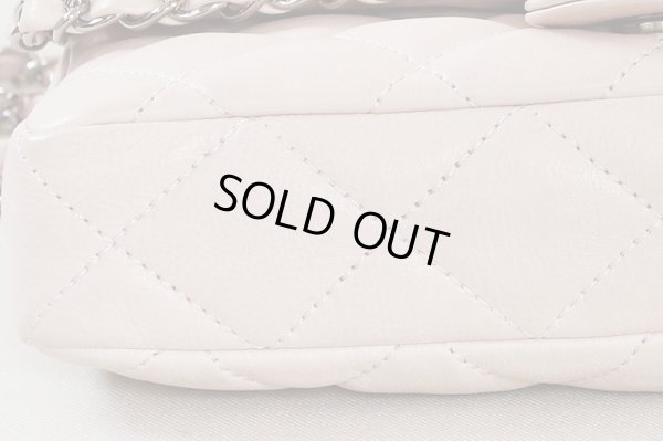 シャネル　ショルダーバック　（ピンクベージュ）　底拡大