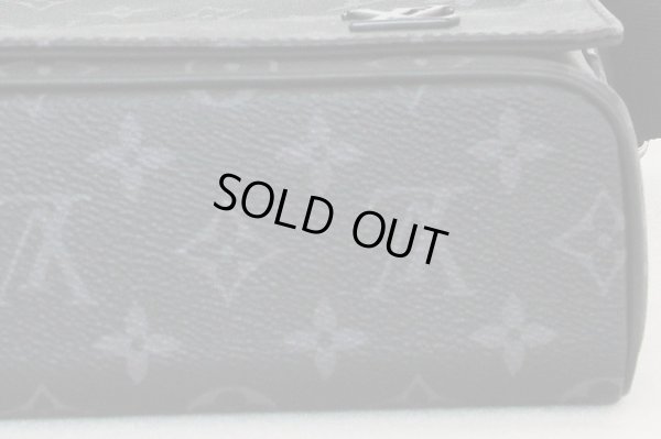 ルイ・ヴィトン ディストリクトPM NM M44000 底拡大