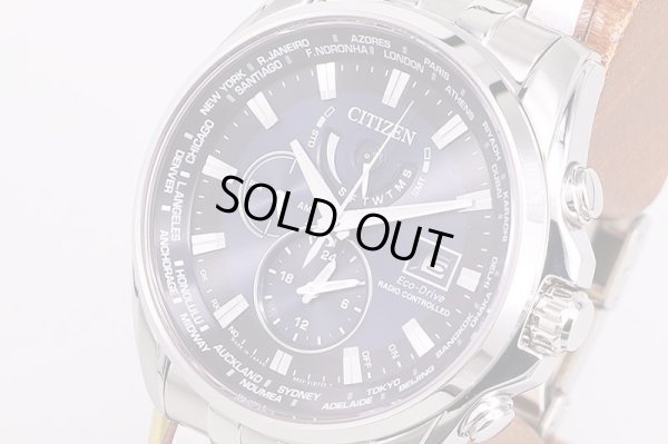 シチズン　アテッサ ＡＴ９０３１－５２Ｌ　紺文字盤　サイド拡大