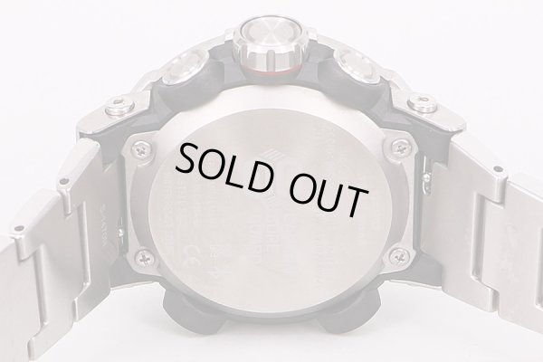 カシオ　Ｇショック ＧＳＴ－Ｂ２００Ｄ ５６０８ ブルートゥース 黒文字盤　裏面拡大