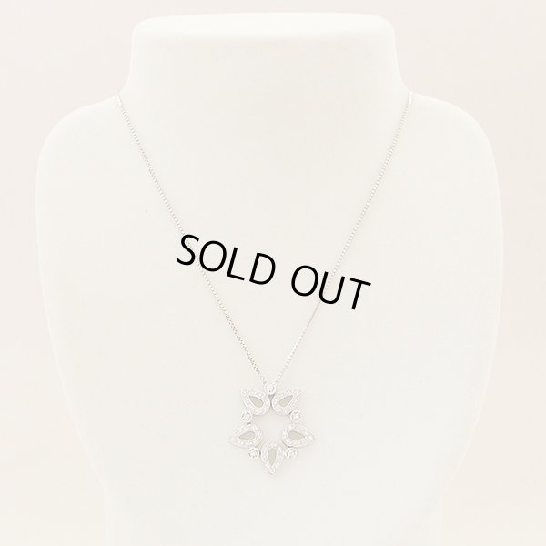 タサキ　K18WG ダイアイリペンダントネックレス 0.39ct 14.60g　装着イメージ(1)