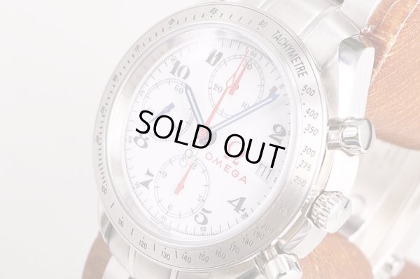 オメガ　スピードマスターデイト　３２３．１０．４０　白文字盤　オリンピック限定　サイド拡大