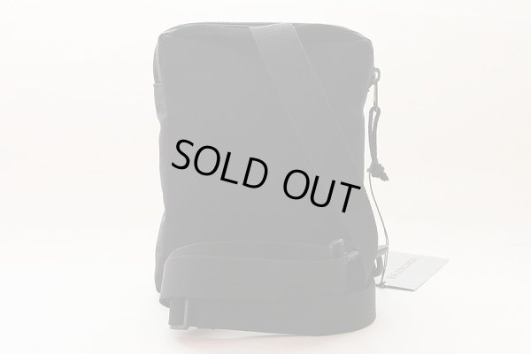 バレンシアガ エクスプローラー クロスボディバック 5936519TY45 1000 ブラック 裏面